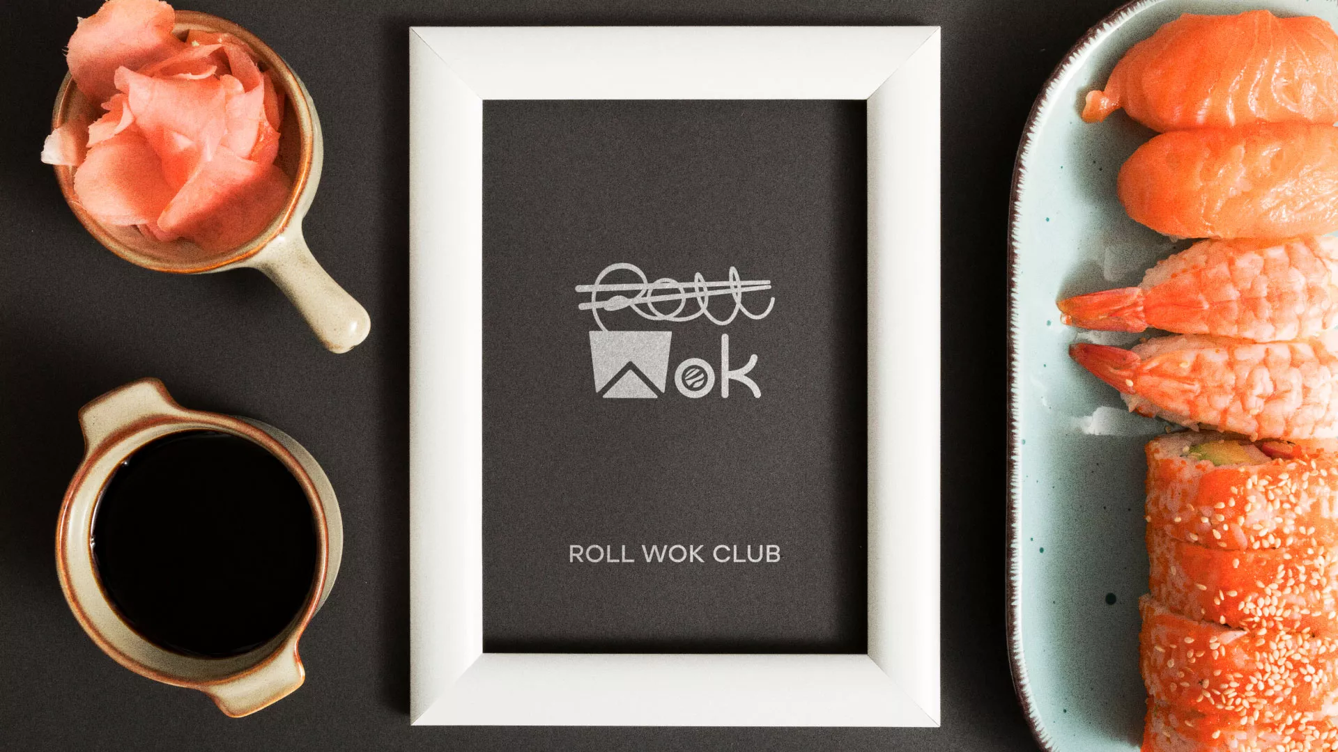 Разработка логотипа суши-бара «Roll Wok Club» в Енисейске