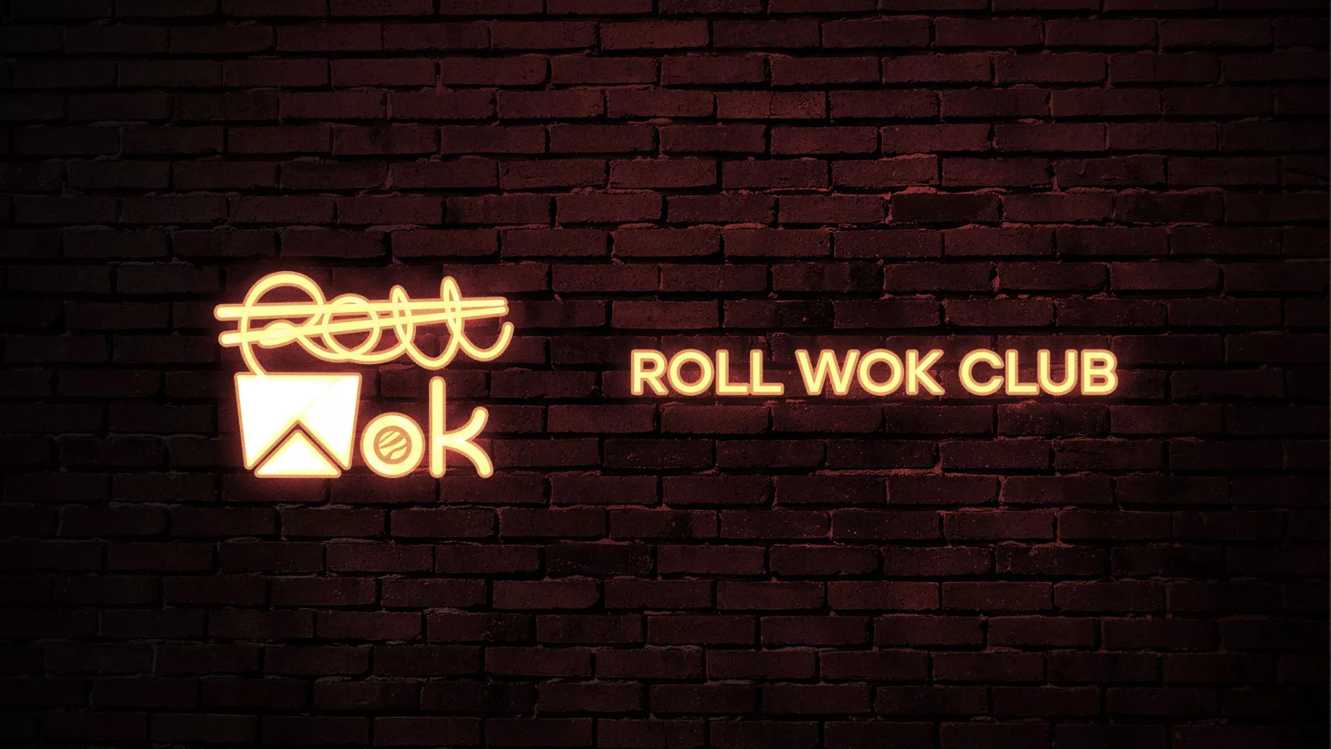 Разработка логотипа суши-бара «Roll Wok Club» в Енисейске